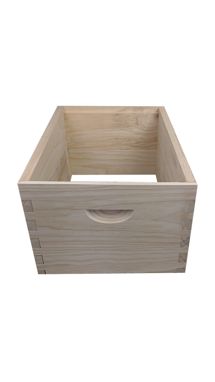 8 Frame Full Depth Beehive Super/Box Kit Including Frames and Foundation