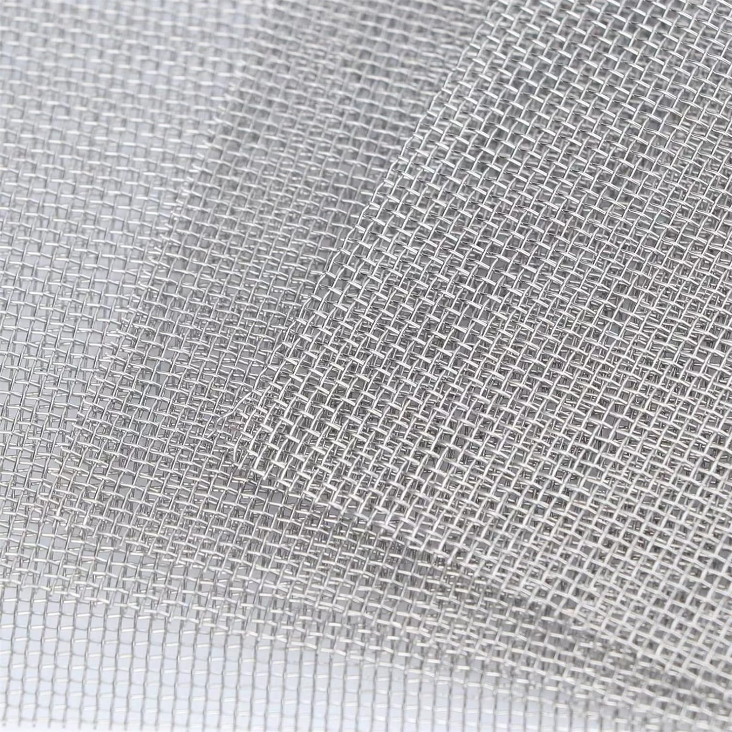 Stainless steel mesh sheets for beehive bottom boards